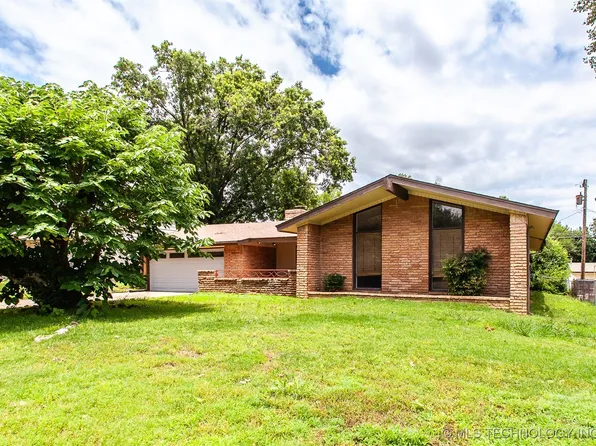 7025 E 58th Pl, Tulsa, OK 74145