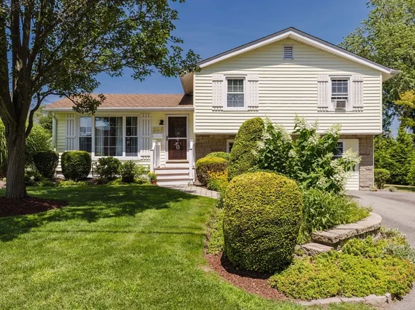246 Chatterton Ave, Somerset, MA 02726