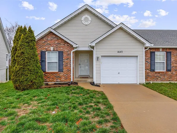 1643 Vine School Rd, Herculaneum, MO 63048