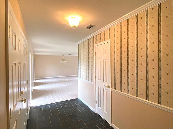 4th image of 2014 Wrenwood Dr SE