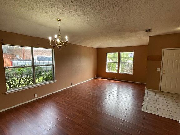 3rd image of 5056 Urban Ave