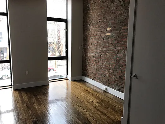 Rented by Premier Metro Realty Corp | media 10