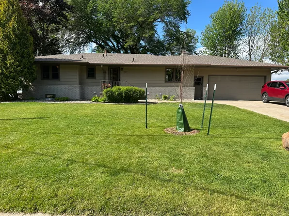 1303 Crystal Lake Rd E, Burnsville, MN 55306