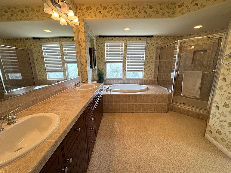 4755 Beachwood Ct — Photo 14