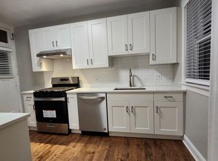 Historic Edgewater Deluxe One Bedroom, Chicago, IL 60660