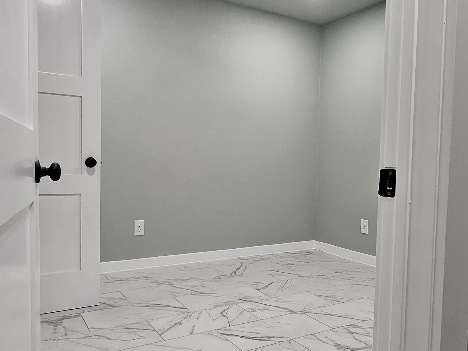 3 bed, 2.5 bath, 1490 sqft, $1,700 — Photo 2