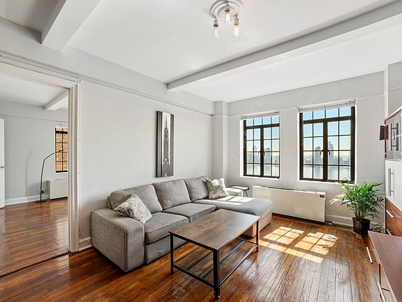 3rd image of 5 Tudor City Pl APT 1332