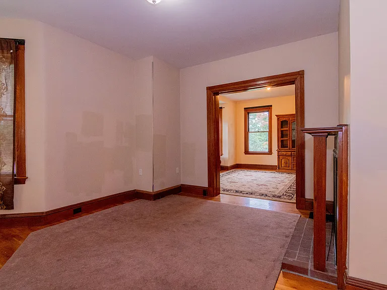 305 Central St — Photo 8