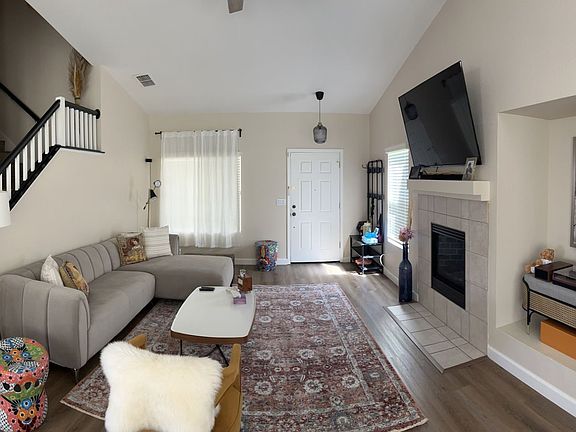 2nd image of 4883 Crest Dr
