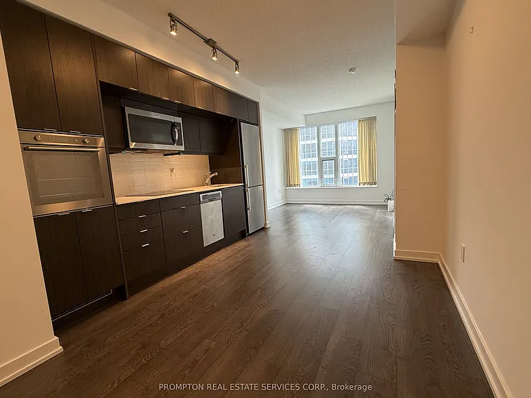 10 York St #2006 — Photo 2