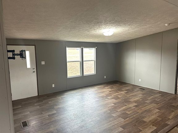 3rd image of 20 No Tree Ln
