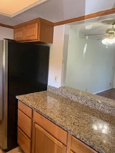 2 bed, 960 sqft, $1,350 — Photo 4