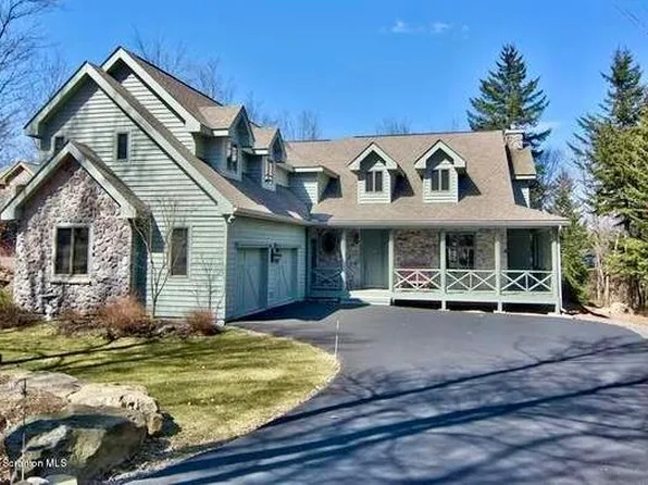 39 Watawga Way W, Gouldsboro, PA 18424