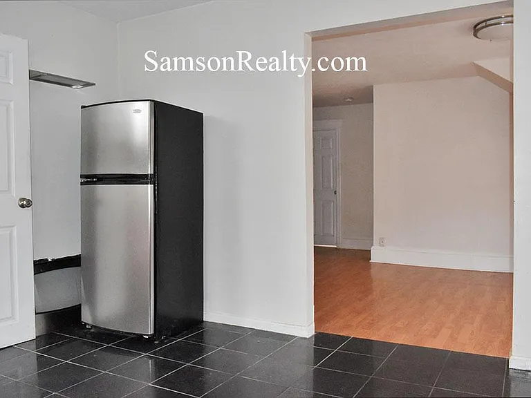 142 Elton St #3 — Photo 3