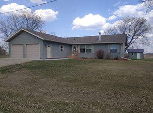 107 Lincoln St, Bathgate, ND 58216