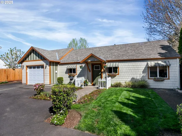 1005 NW 2nd St, McMinnville, OR 97128