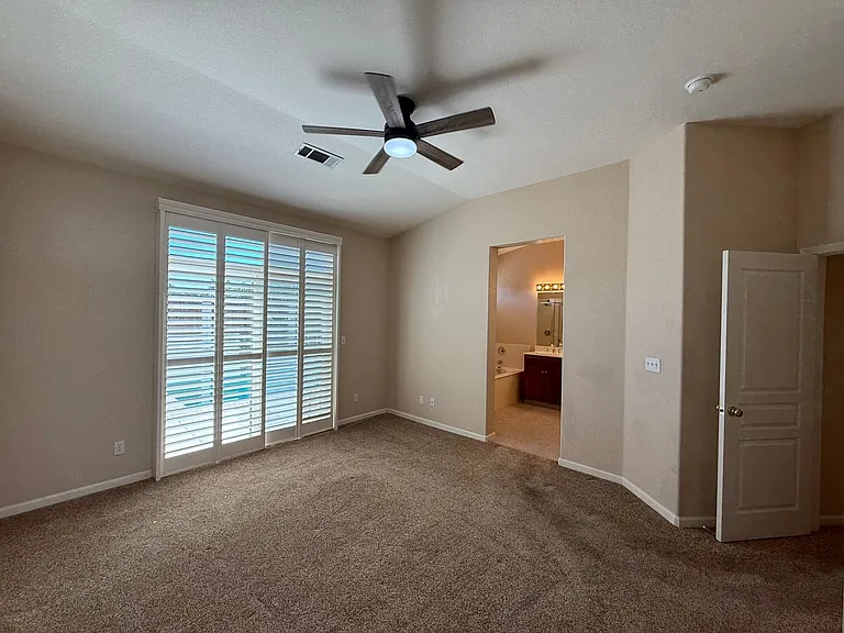 4024 Eastport Dr — Photo 22