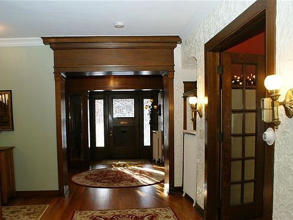 2nd image of 201 E Schantz Ave