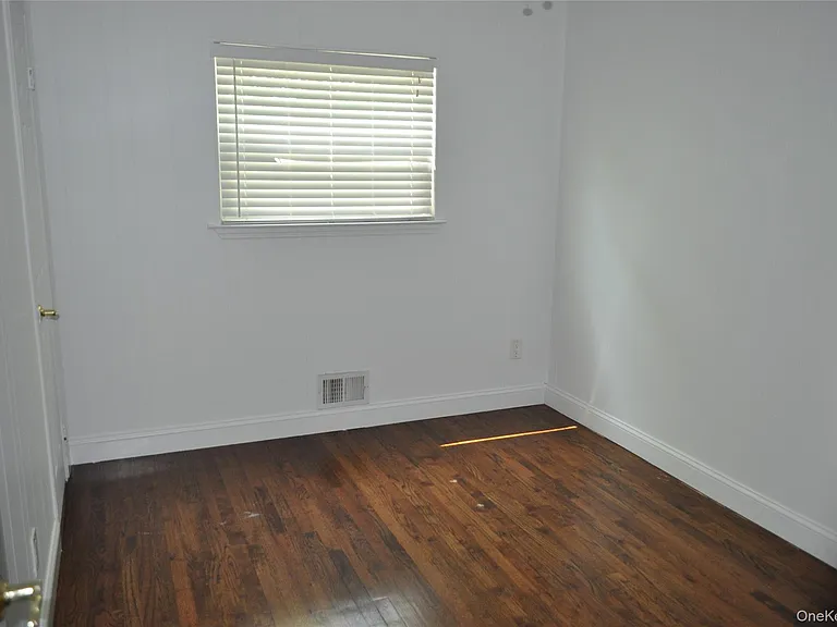 17 Circle Dr E — Photo 8