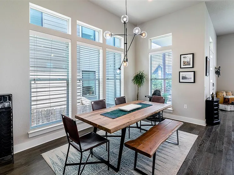 6025 Seville Dr — Photo 17