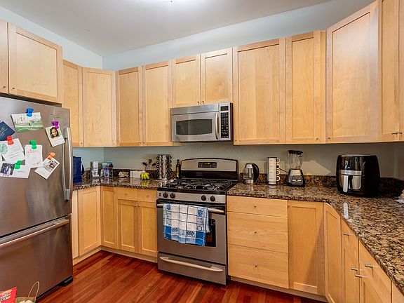 5th image of 1616 N Western Ave APT 3B