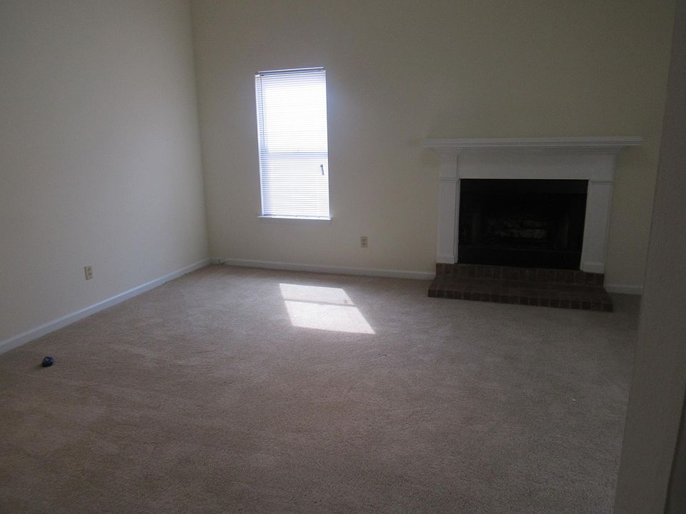 2nd image of 3501 Pebble Creek Dr