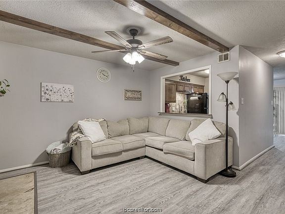 4th image of 1900 Dartmouth St APT B1