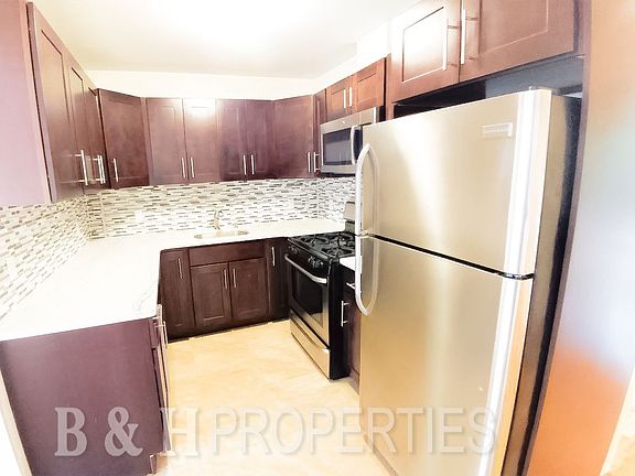 3rd image of 76 Coffey St #2