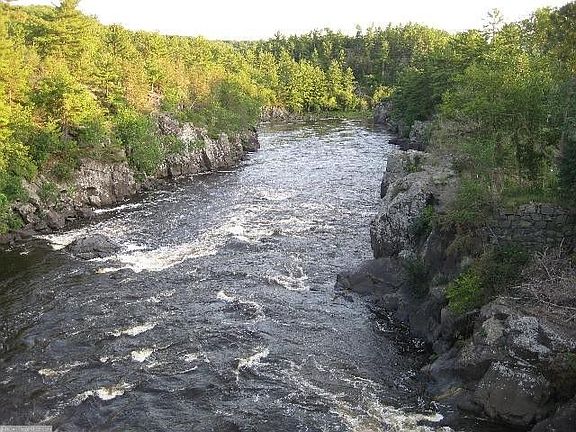 3rd image of 637 River St