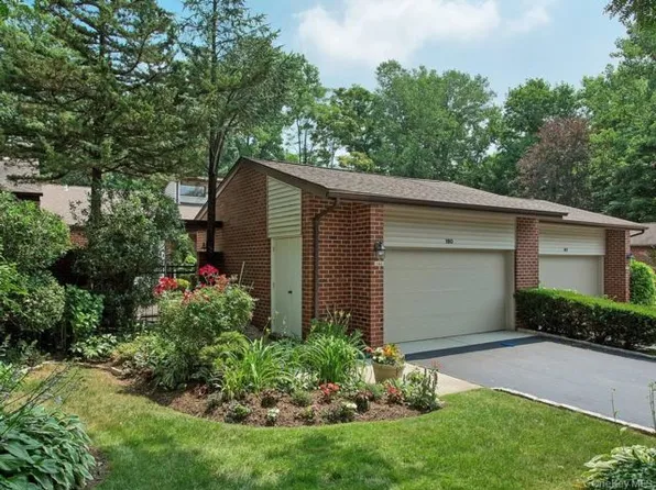 160 Dove Hill Dr, Manhasset, NY