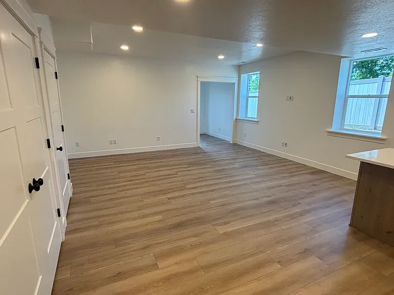 71 N 145 W — Photo 12