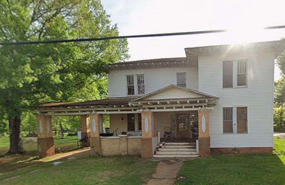 1st image of 225 Mill St