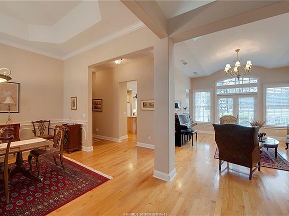 5th image of 44 Seabrook Dr