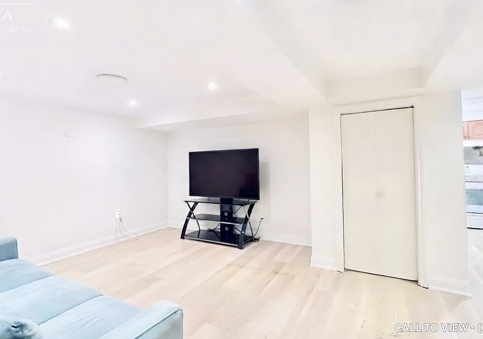 78 Tideswell Blvd #2