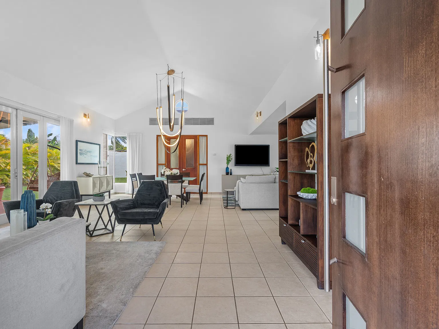 4 bed, 3.5 bath, 2800 sqft, $7,995 — Photo 1