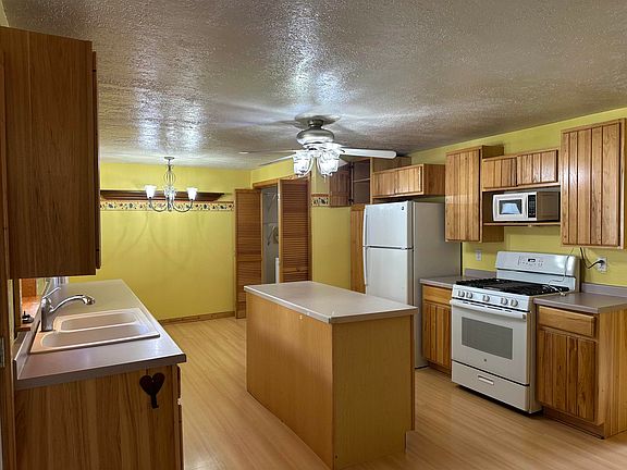 2nd image of 2905 Pershing Blvd
