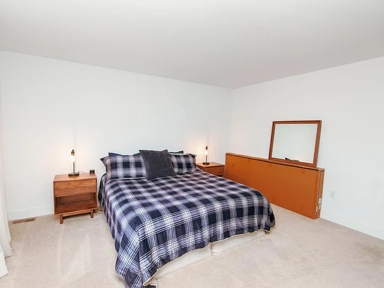 313 Estate Dr — Photo 12