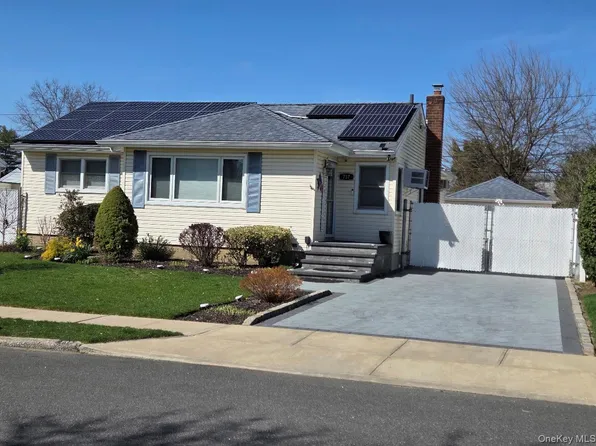 737 Pleasant Avenue, Westbury, NY 11590