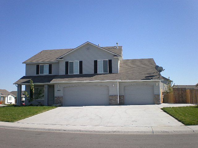 1st image of 19618 Portsmouth Dr