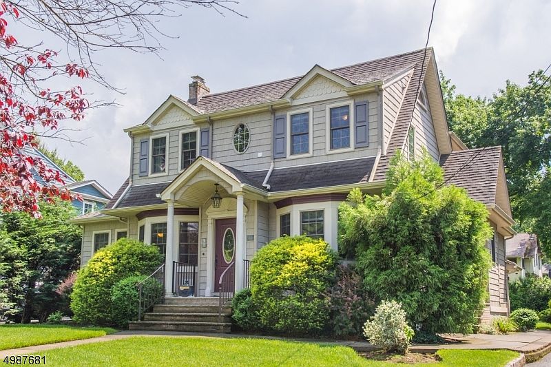 1st image of 239 Vreeland Ave