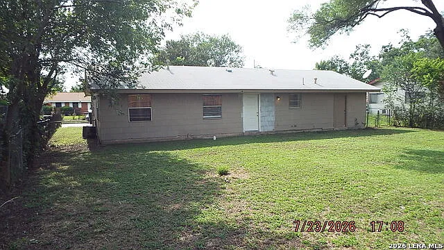 4 bed, 1.5 bath, 1050 sqft, $1,280 — Photo 2