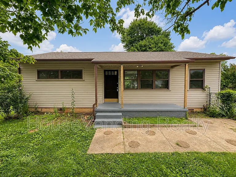 2324 Grove St — Photo 1