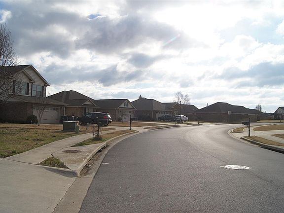 3rd image of 6915 Breyerton Way SE