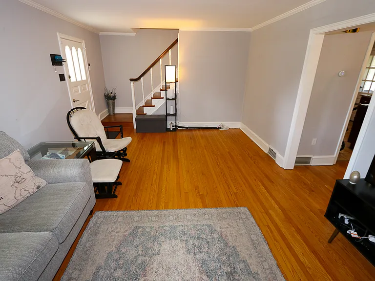 Neutrally painted walls giving a fresh and clean look ready for your decorations