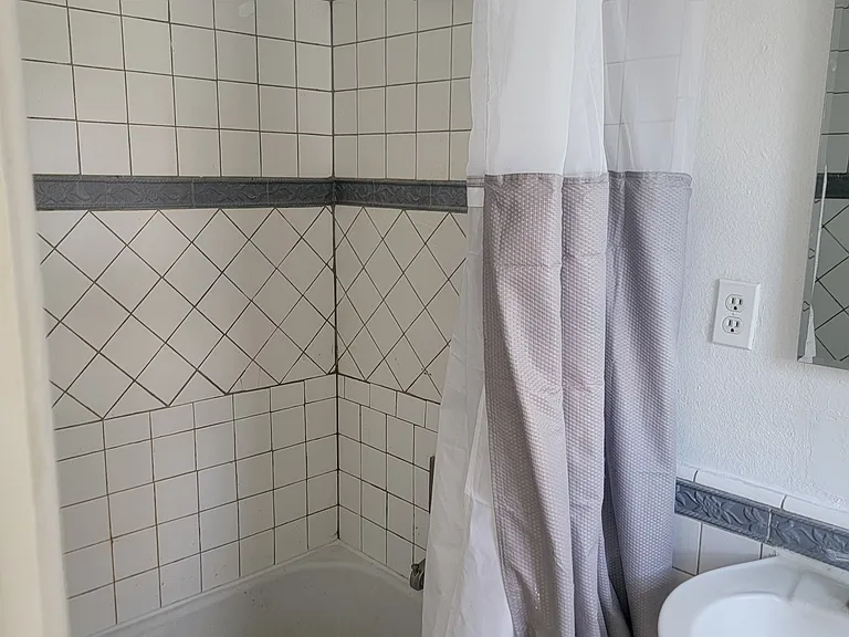 1711 2nd St S #10 — Photo 8