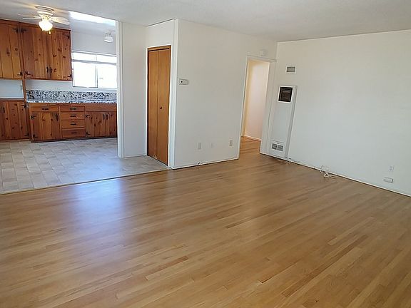 3rd image of 4575 North Ave #5