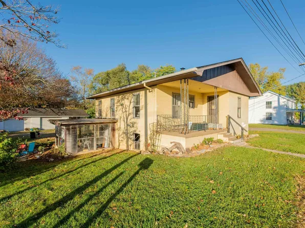 332 Locust Ave, Dublin, VA 24084