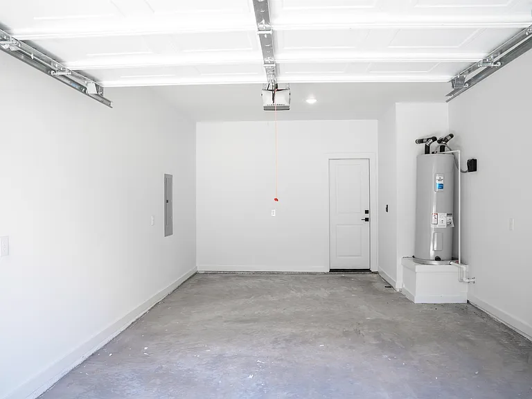 716 E Chestnut St — Photo 12