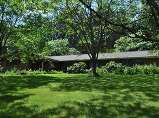 201 Cherokee Dr, Butler, PA 16001