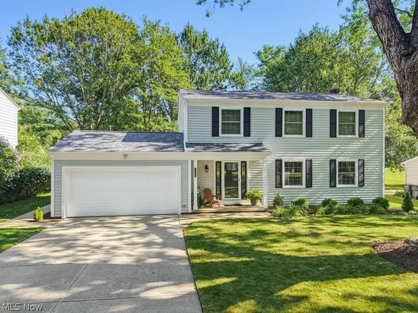 33445 Coachman Ln, Solon, OH 44139